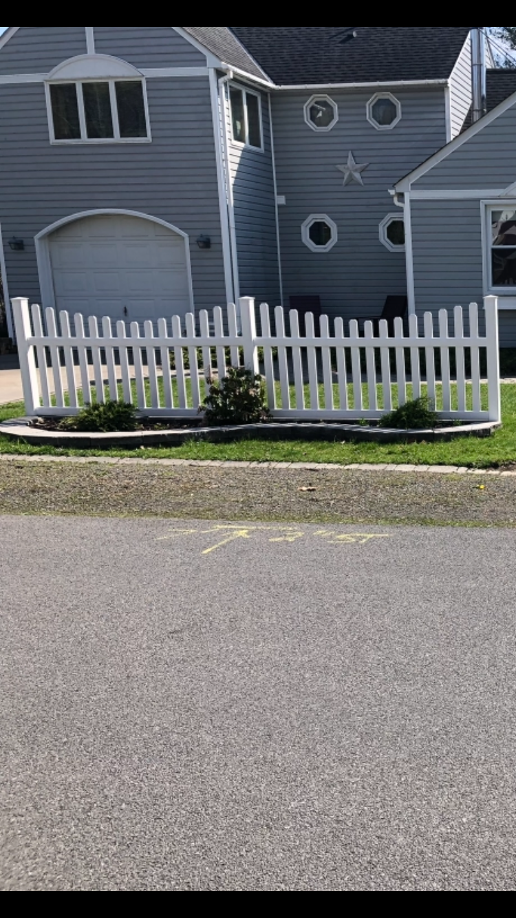 Vinyl Picket Fence 3